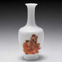 民国（1911-1949） 珊瑚红人物瓶